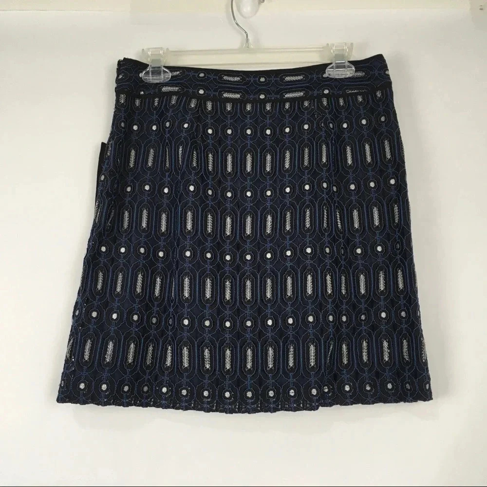 Ann Taylor Loft Geo Circuit Lace Pocket Retro Mini Skirt‎ - Picture 4 of 6